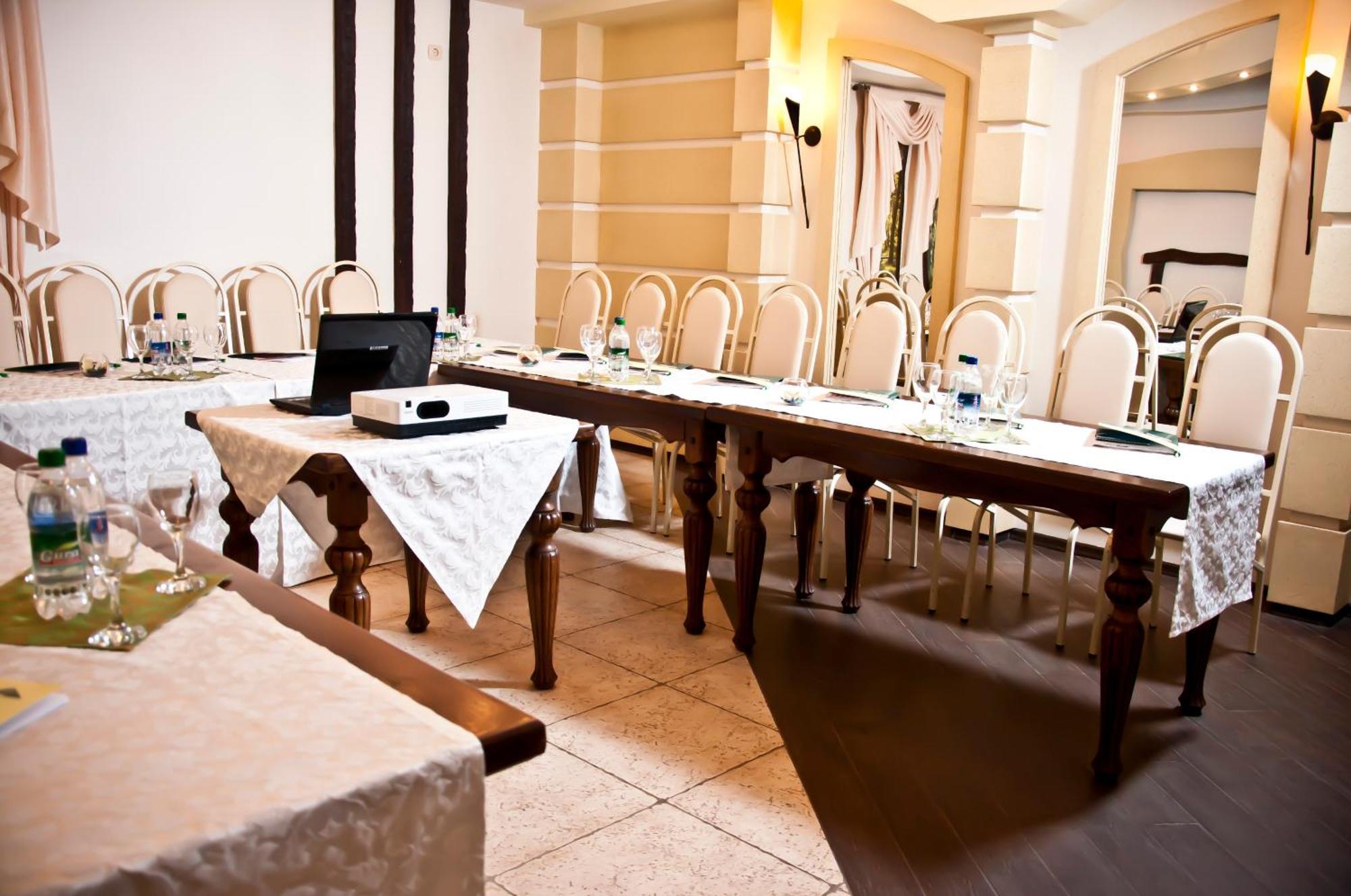 Central Hotel سوروكا المظهر الخارجي الصورة