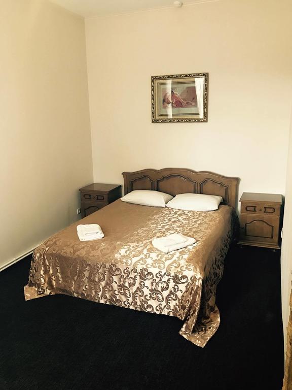 Central Hotel سوروكا المظهر الخارجي الصورة