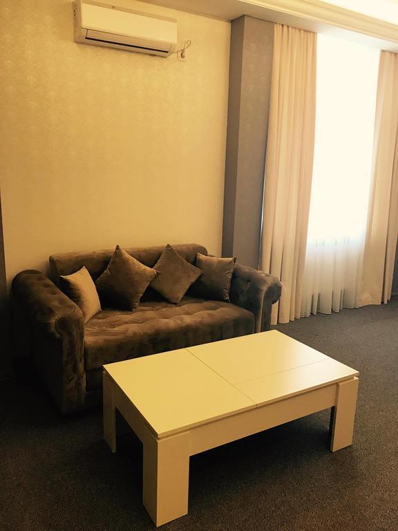 Central Hotel سوروكا المظهر الخارجي الصورة